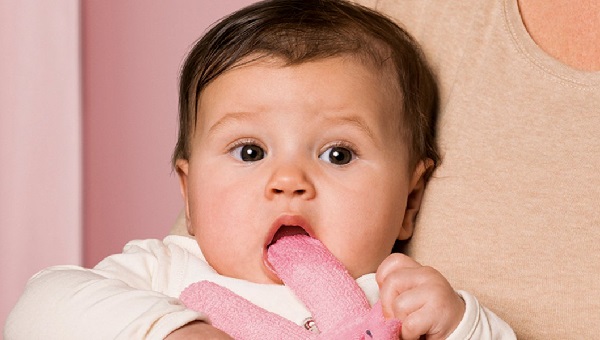 cura denti bambini primi 6 mesi