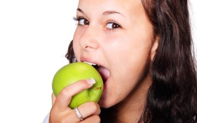Proteggere i denti mangiando? Si può!